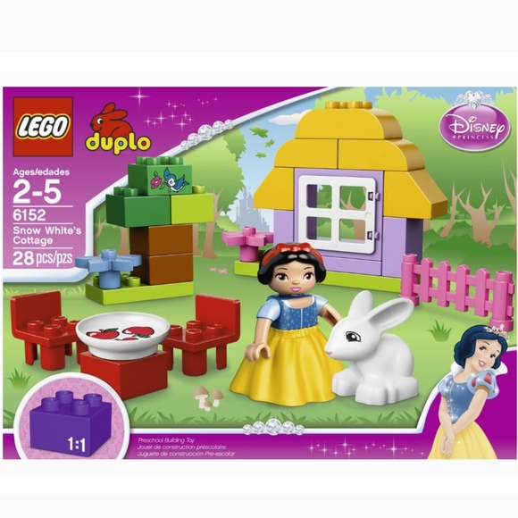 Lego Duplo Princess Snow White's Cottage - Picture 2 of 5